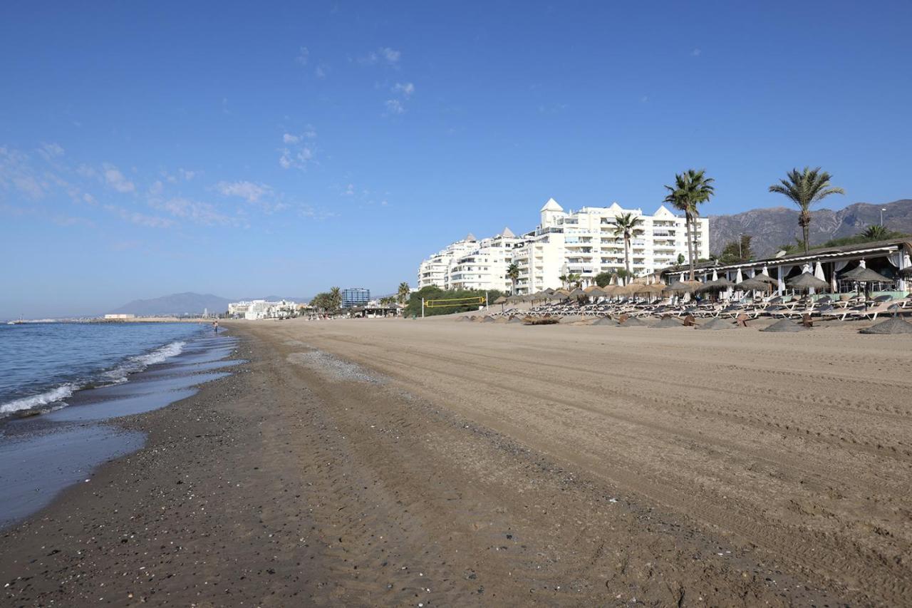 Lujo En Banana Primera Línea De Playa Apartamento Marbella